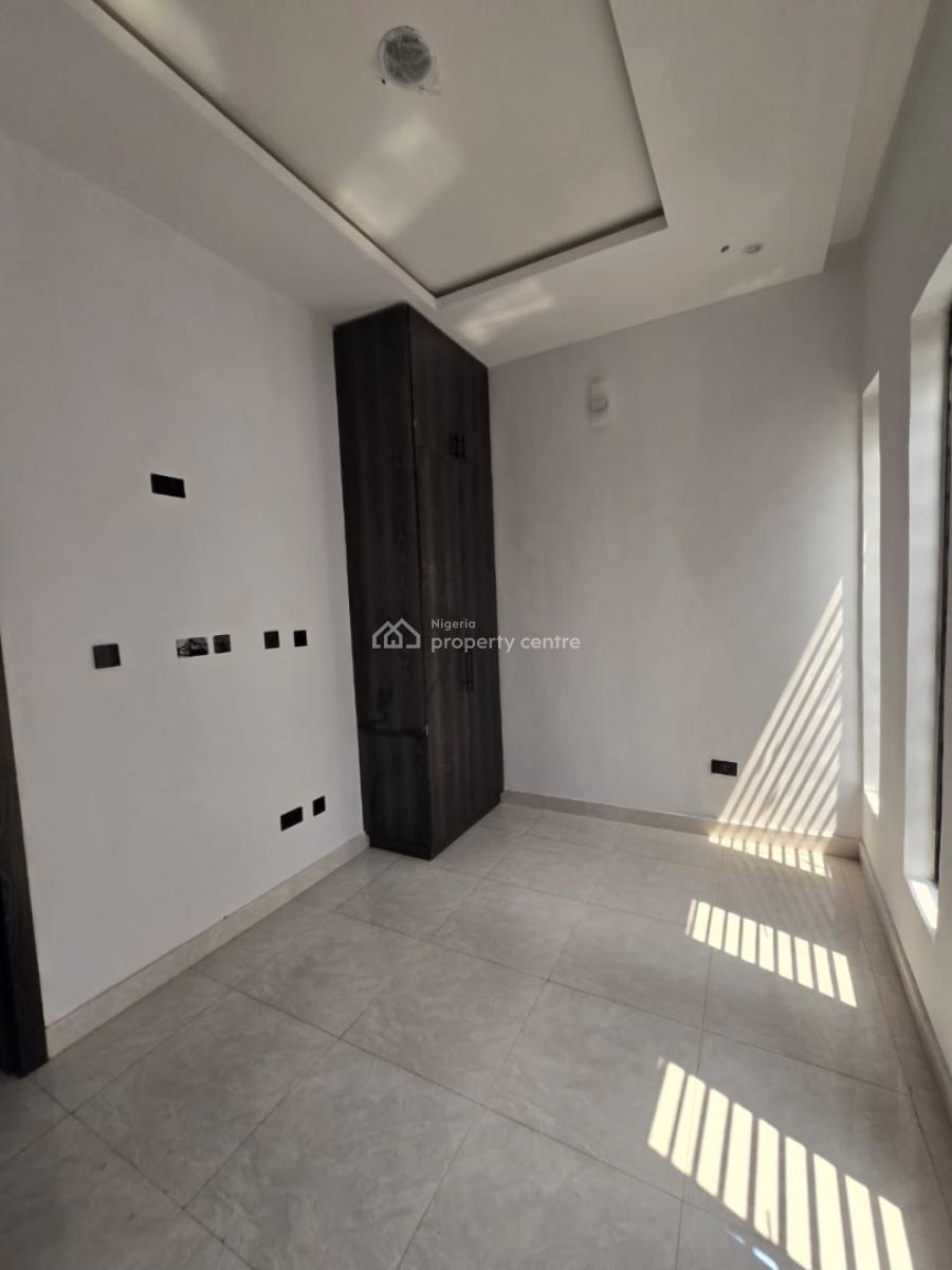 6 Bedroom Fully Detached Duplex with 2 Rooms Bq, Gra Phase 2, Magodo, Lagos, Detached Duplex for Sale
