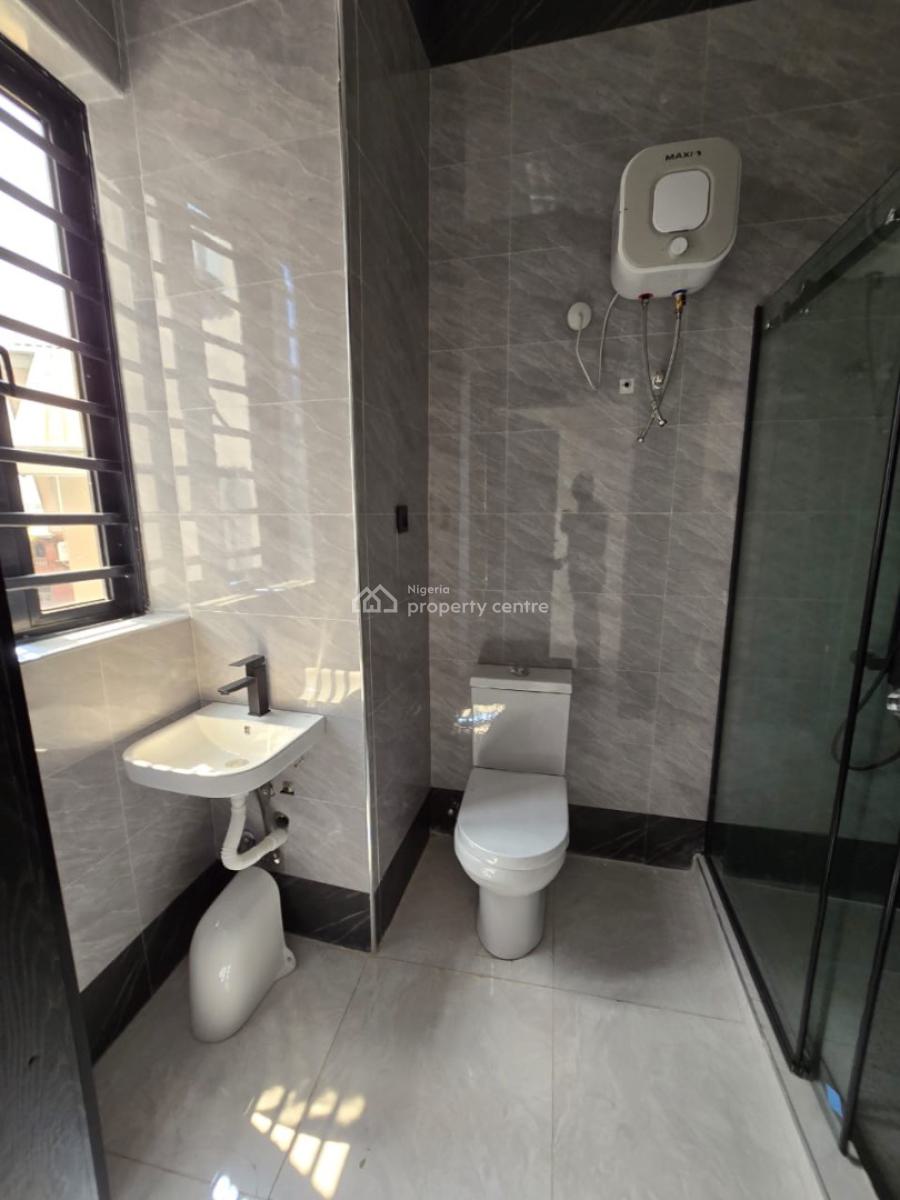 6 Bedroom Fully Detached Duplex with 2 Rooms Bq, Gra Phase 2, Magodo, Lagos, Detached Duplex for Sale
