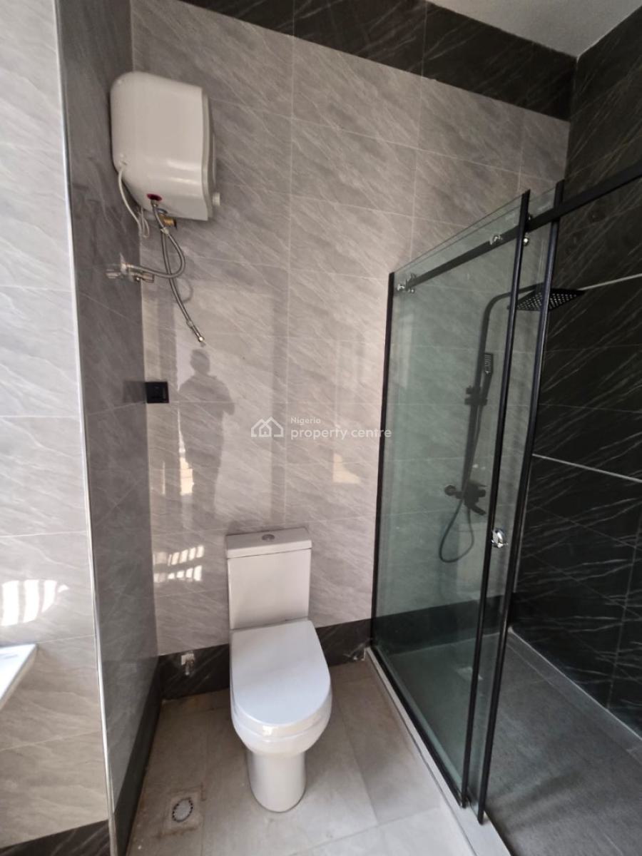 6 Bedroom Fully Detached Duplex with 2 Rooms Bq, Gra Phase 2, Magodo, Lagos, Detached Duplex for Sale