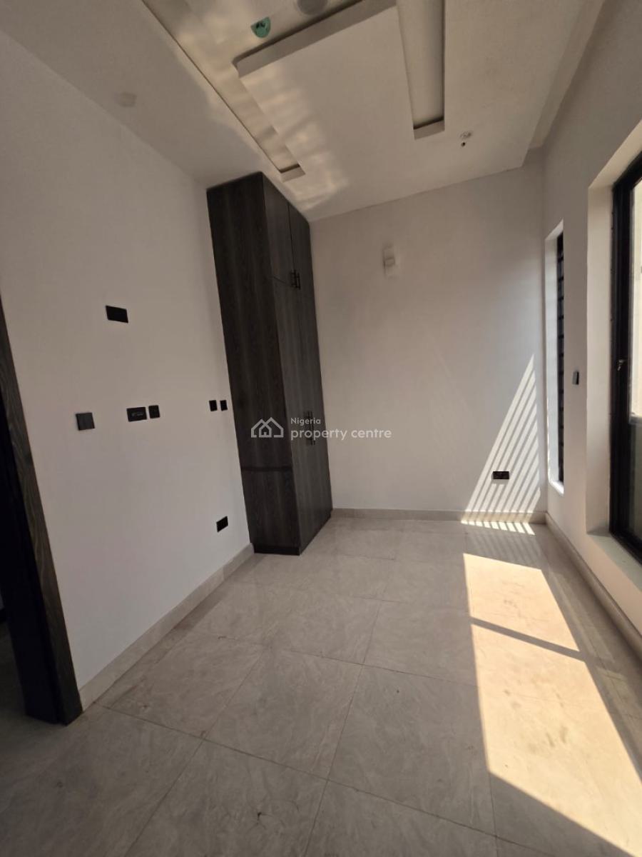 6 Bedroom Fully Detached Duplex with 2 Rooms Bq, Gra Phase 2, Magodo, Lagos, Detached Duplex for Sale