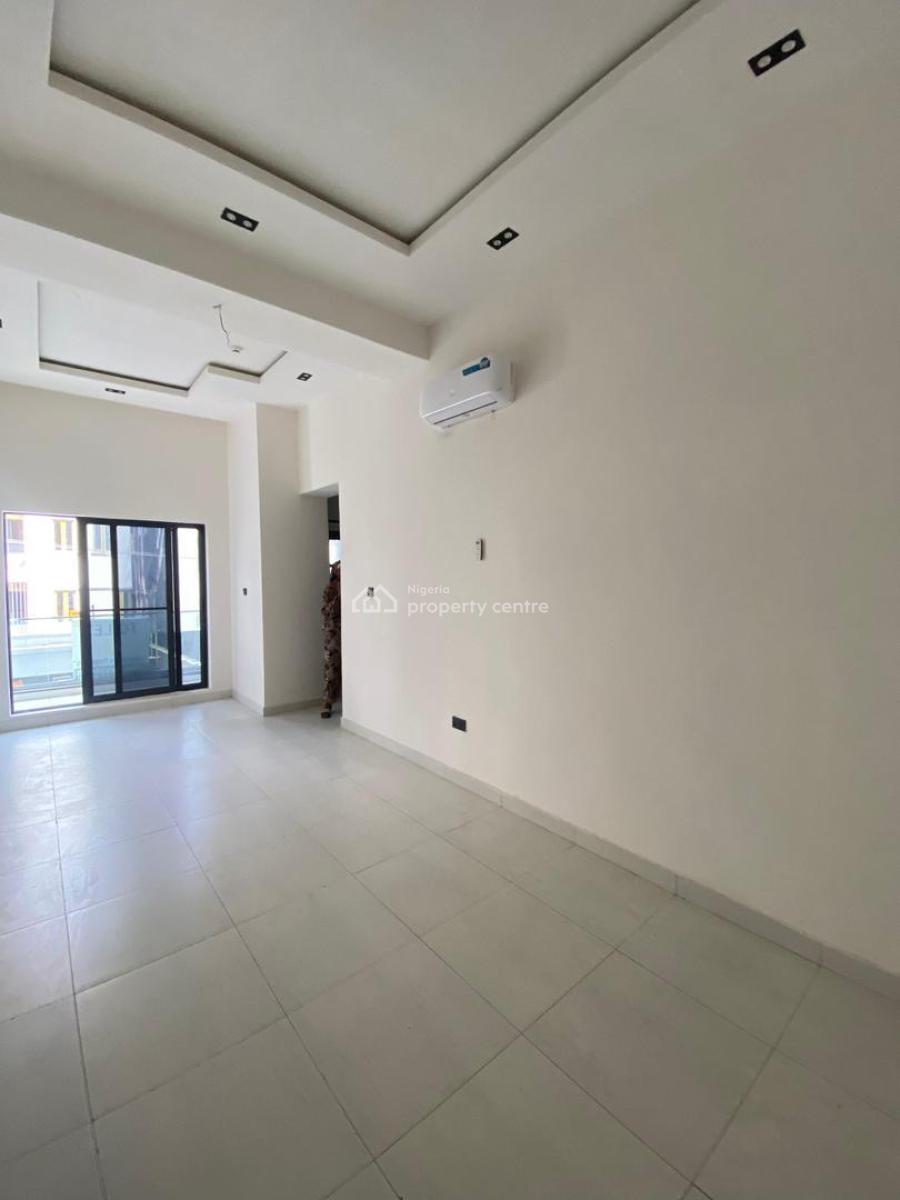 Lovely 2 Bedroom Apartment with Bq, Lekki Phase 1, Lekki, Lagos, Block of Flats for Sale