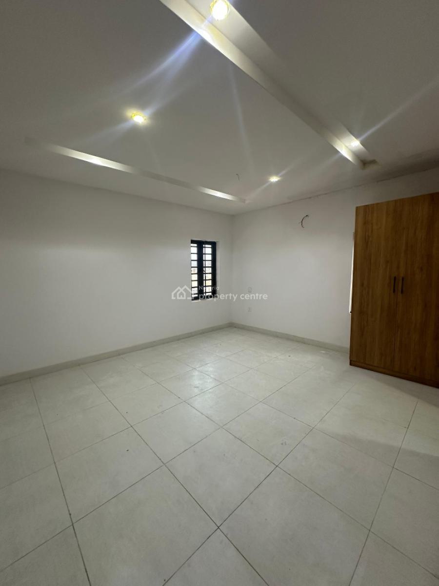 Serviced 2-bedroom Apartment with Swimming Pool, Gym & Elevator, Lekki Phase 1, Lekki, Lagos, Flat / Apartment for Sale