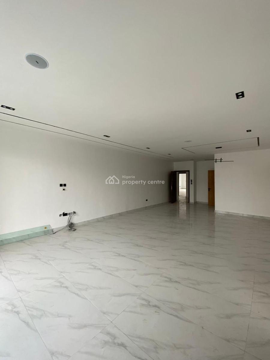 Spacious 2 Bedroom Apartment with Bq, Lekki Phase 1, Lekki, Lagos, Block of Flats for Sale