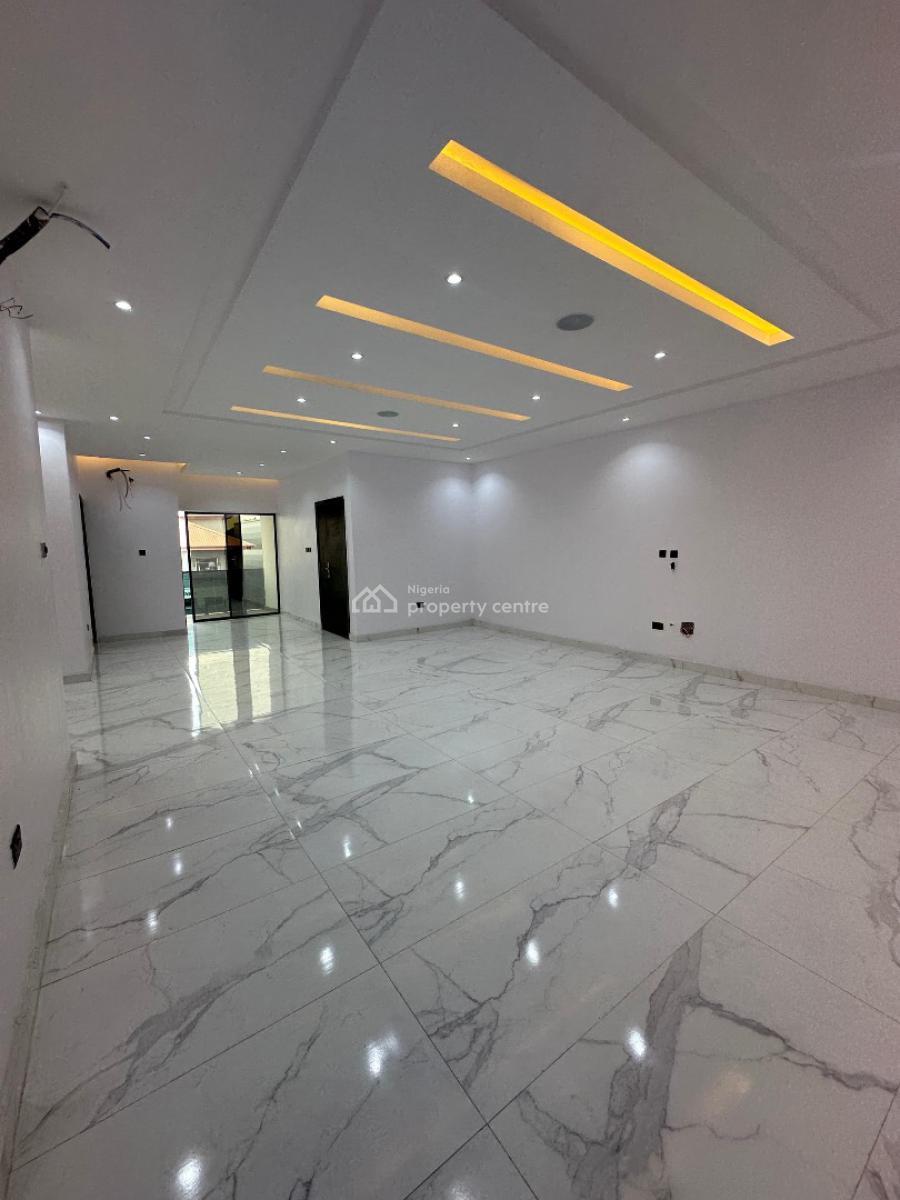 Fully Serviced Spacious 3 Bedroom Apartment, Lekki Phase 1, Lekki, Lagos, Flat / Apartment for Sale