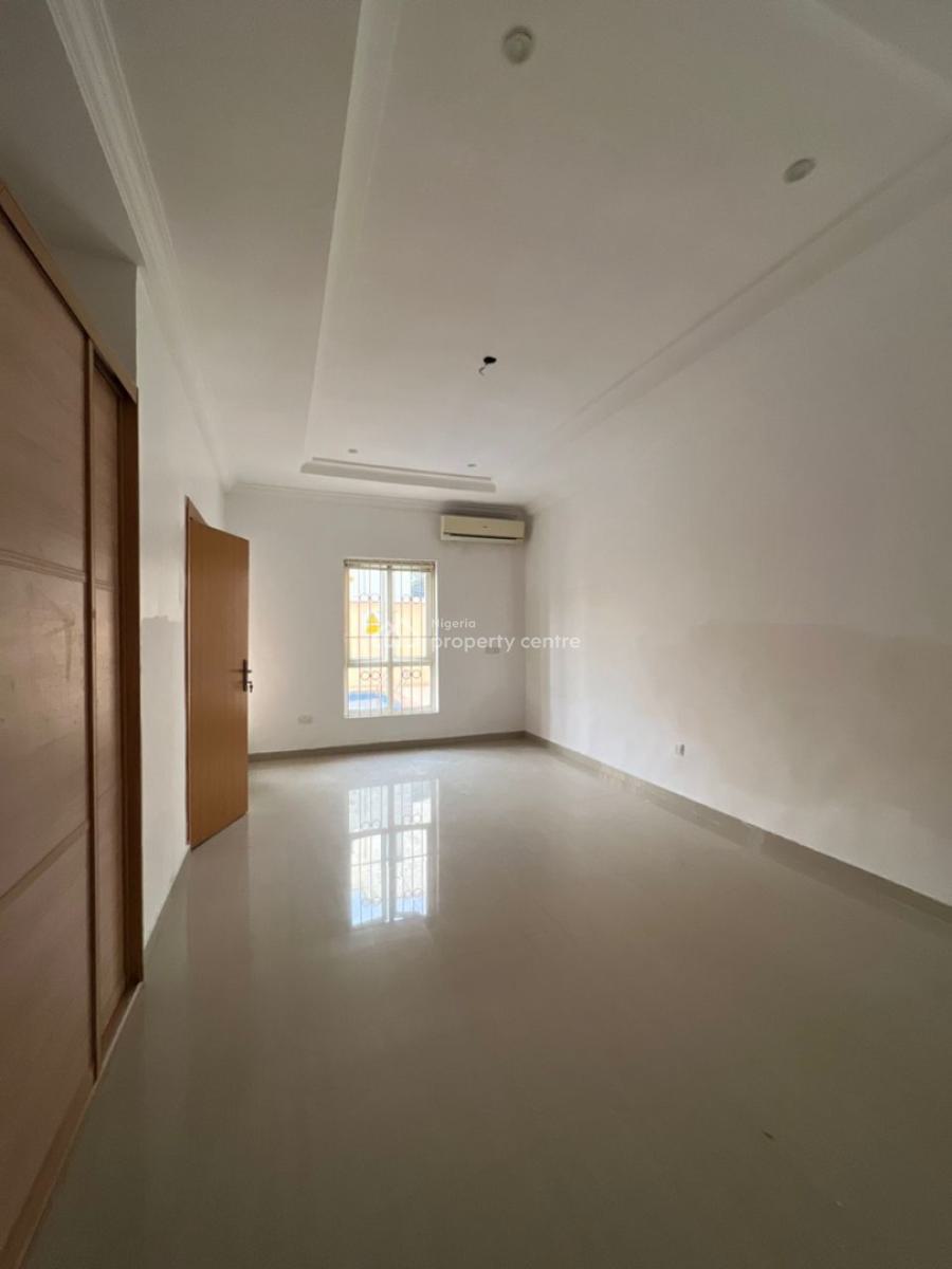 Standard 3-bedroom Flat with Bq Fitted Kitchen with Amenities, Ikoyi, Lagos, Flat / Apartment for Rent