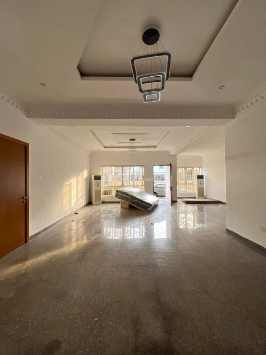 Standard 3-bedroom Flat with Bq Fitted Kitchen with Amenities, Ikoyi, Lagos, Flat / Apartment for Rent