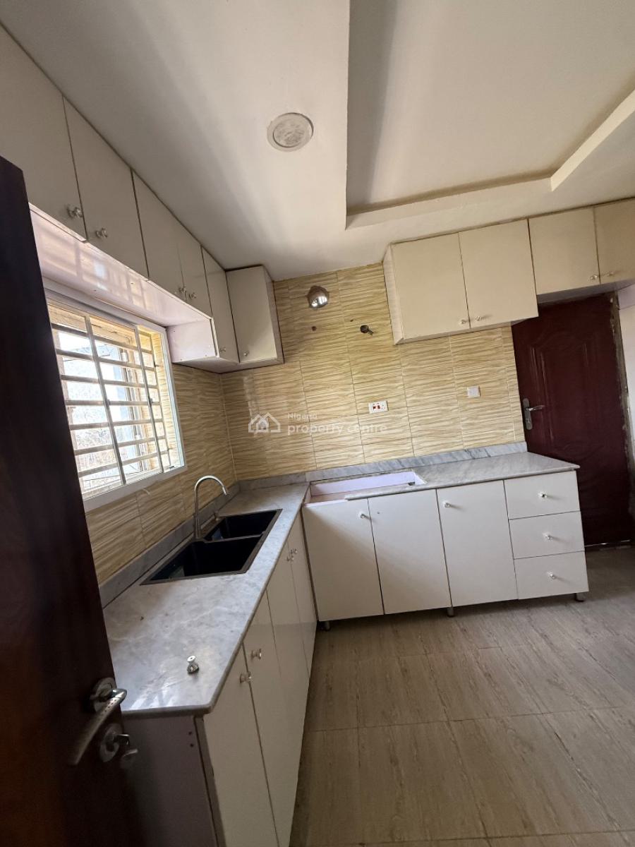 Standard 3 Bedroom Apartment 2nd Floor, Citec District Along Airport Junction By Major Oil Filling Station, Mbora (nbora), Abuja, Flat / Apartment for Rent