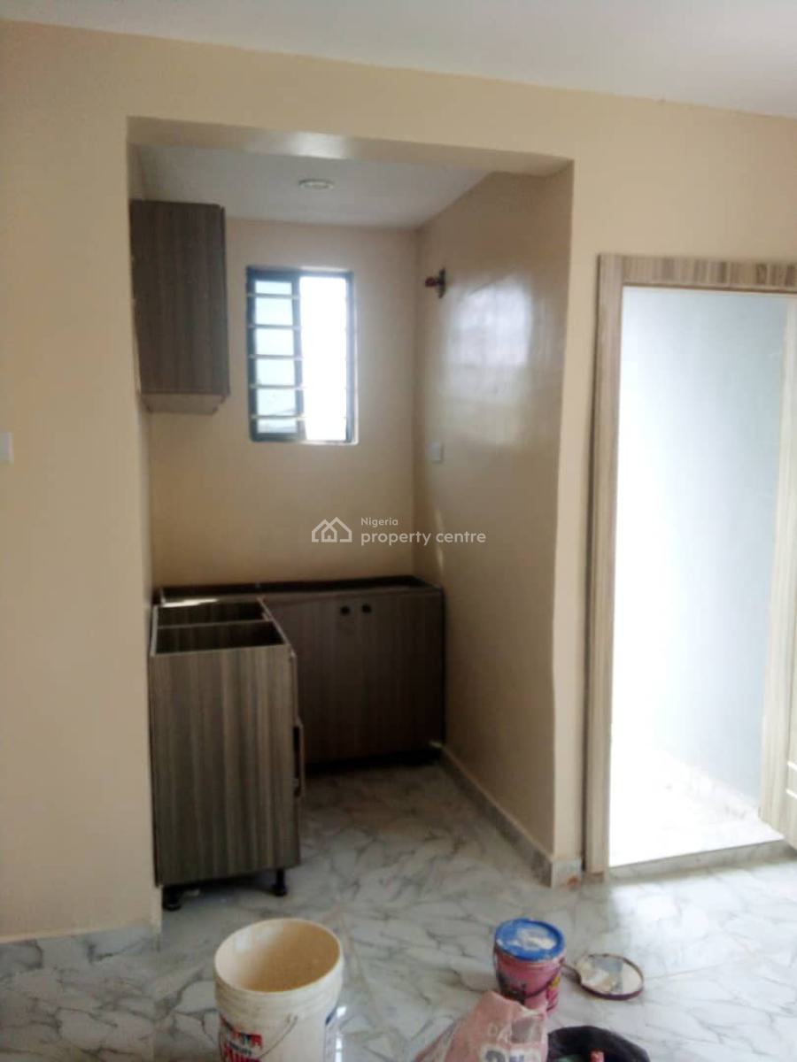 a Clean Studio Apartment with Personal Prepaid Meter, Off Ogunlana, Surulere, Lagos, Self Contain (single Rooms) for Rent