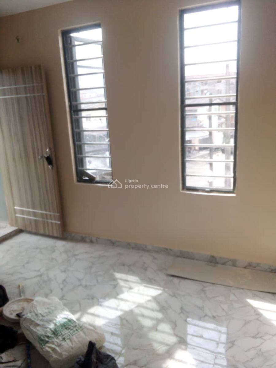 a Clean Studio Apartment with Personal Prepaid Meter, Off Ogunlana, Surulere, Lagos, Self Contain (single Rooms) for Rent