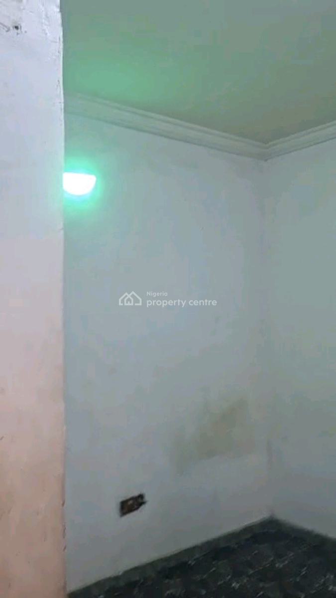 a Very Decent Room Self Contain, Adekunle, Yaba, Lagos, Self Contain (single Rooms) for Rent
