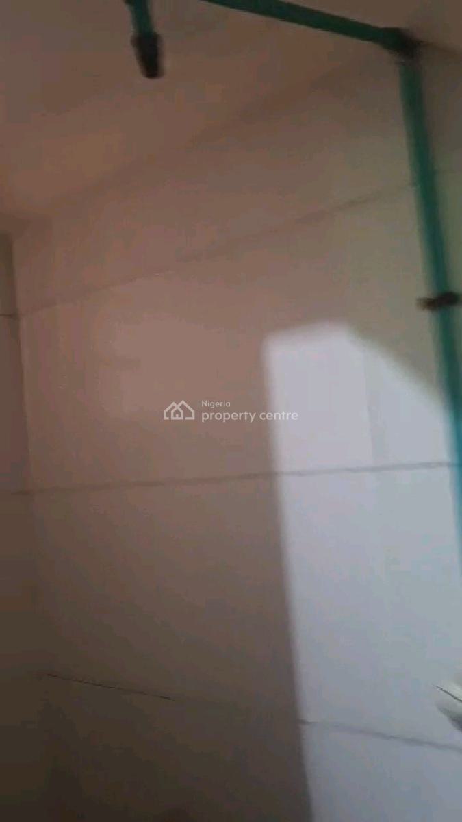a Very Decent Self Contain, Adekunle, Yaba, Lagos, Self Contain (single Rooms) for Rent