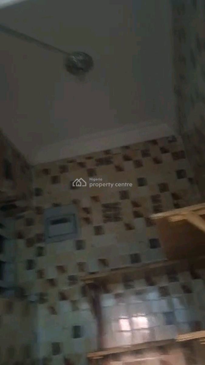 a Very Decent Self Contain, Adekunle, Yaba, Lagos, Self Contain (single Rooms) for Rent