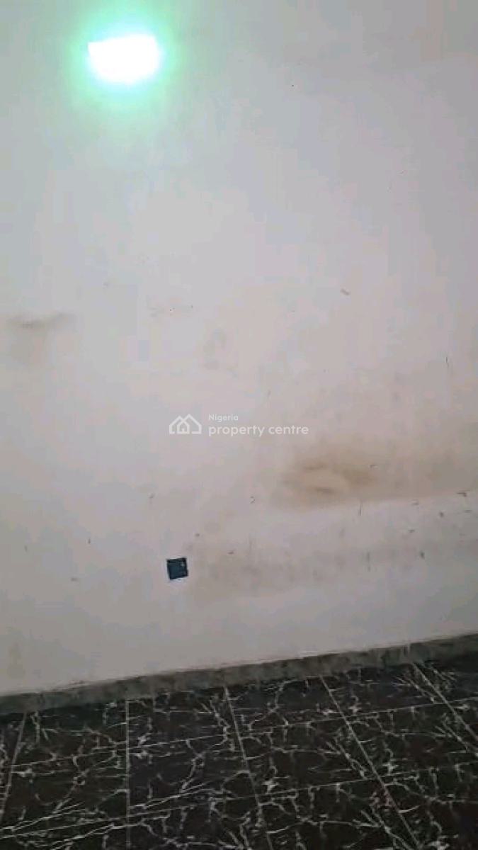 a Very Decent Self Contain, Adekunle, Yaba, Lagos, Self Contain (single Rooms) for Rent