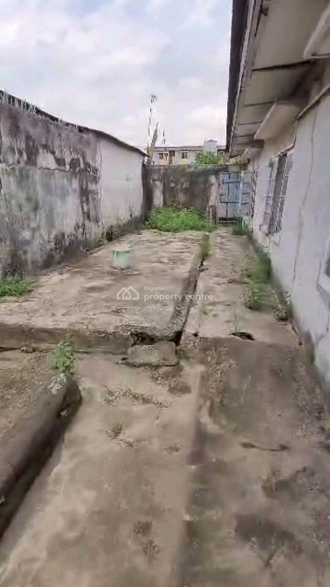 a Bungalow on a Full Plot of Land, Mutairu Street, Pedro, Gbagada, Lagos, Detached Bungalow for Sale