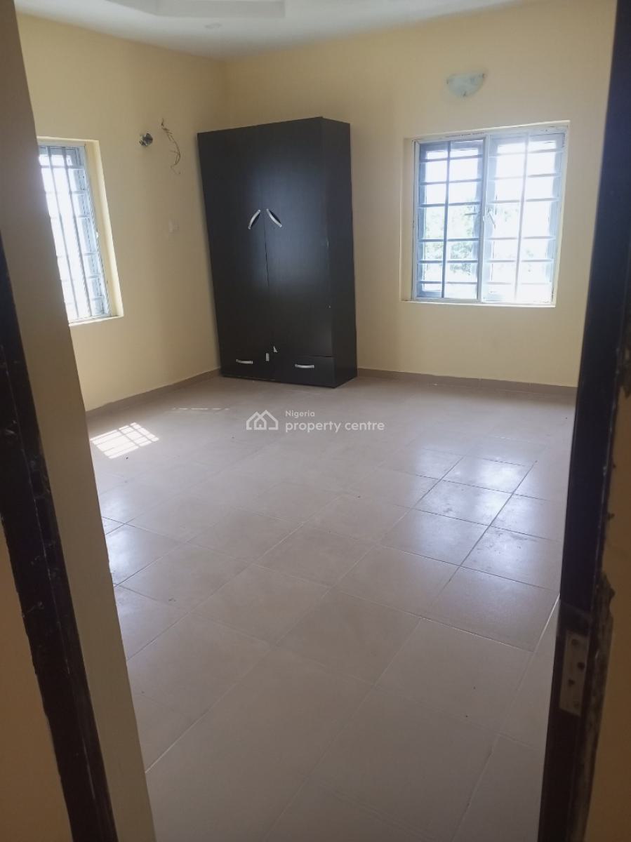 2 Bedrom Flat Available, 24 Newtown Estate, Ogombo, Ajah, Lagos, Flat / Apartment for Rent