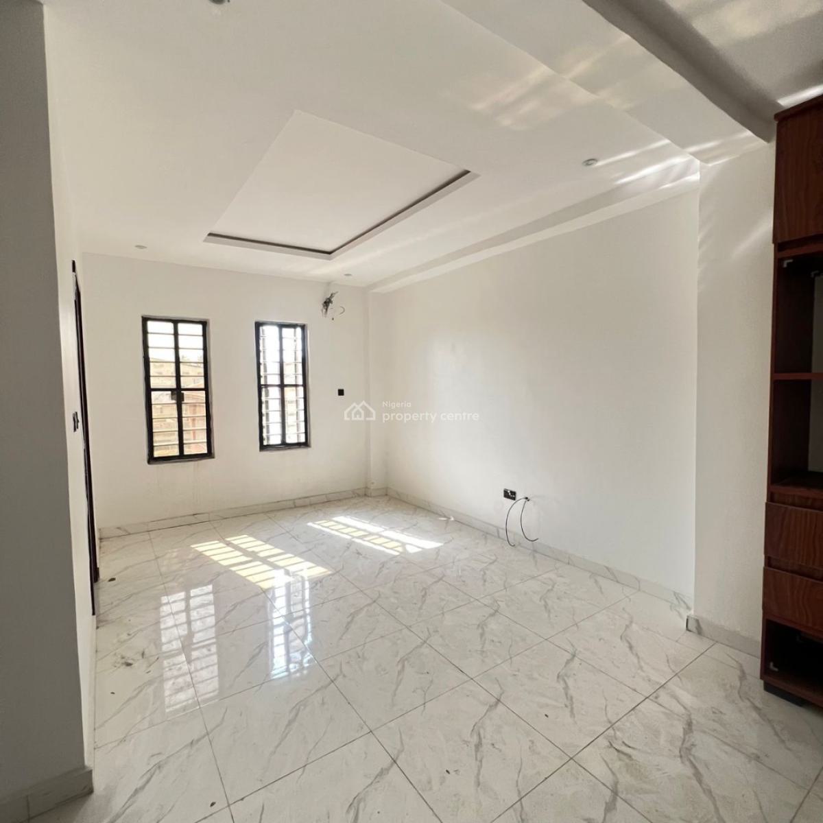 Beautiful 2 Bedroom Apartment, Chevron, Lekki Phase 1, Lekki, Lagos, Block of Flats for Sale