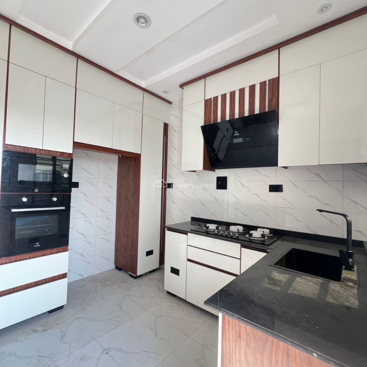 Beautiful 2 Bedroom Apartment, Chevron, Lekki Phase 1, Lekki, Lagos, Block of Flats for Sale