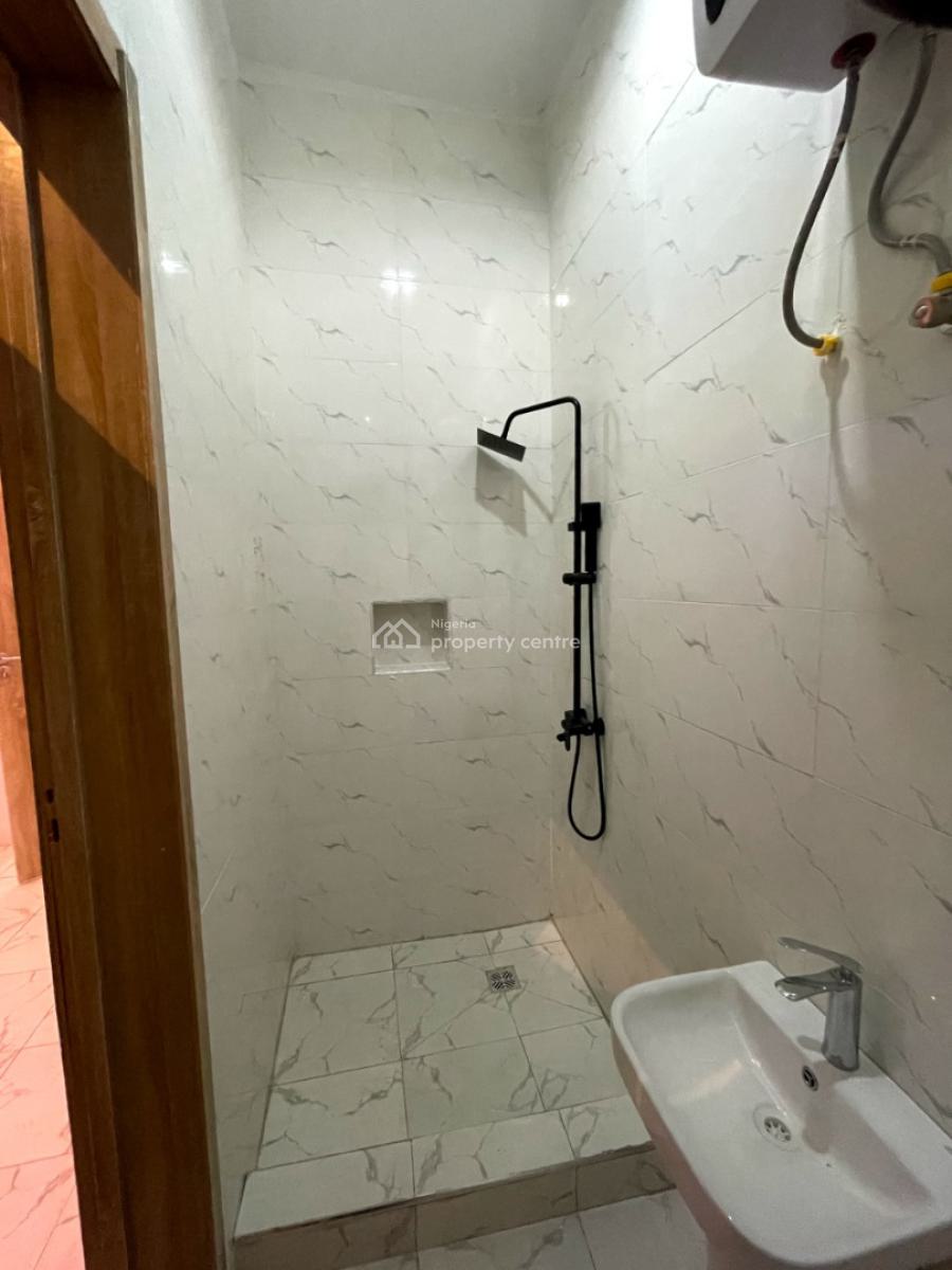 Luxury Fully Serviced Mini Flat Upstairs with Swimming Pool and Gym, Close to Chevron New Road, Lekki, Lagos, Mini Flat (room and Parlour) for Rent