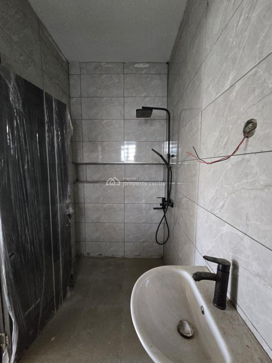 Gorgeous 2 Bedroom Apartment with a Bq, Ologolo, Lekki, Lagos, House for Sale