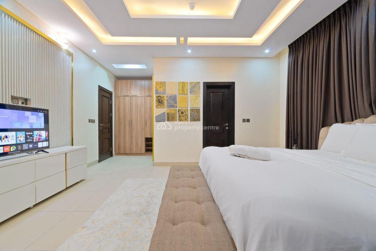 Beautiful One Bedroom Apartment with Swimming Pool and Gym, Banana Island Road, Ikoyi, Lagos, Flat / Apartment Short Let