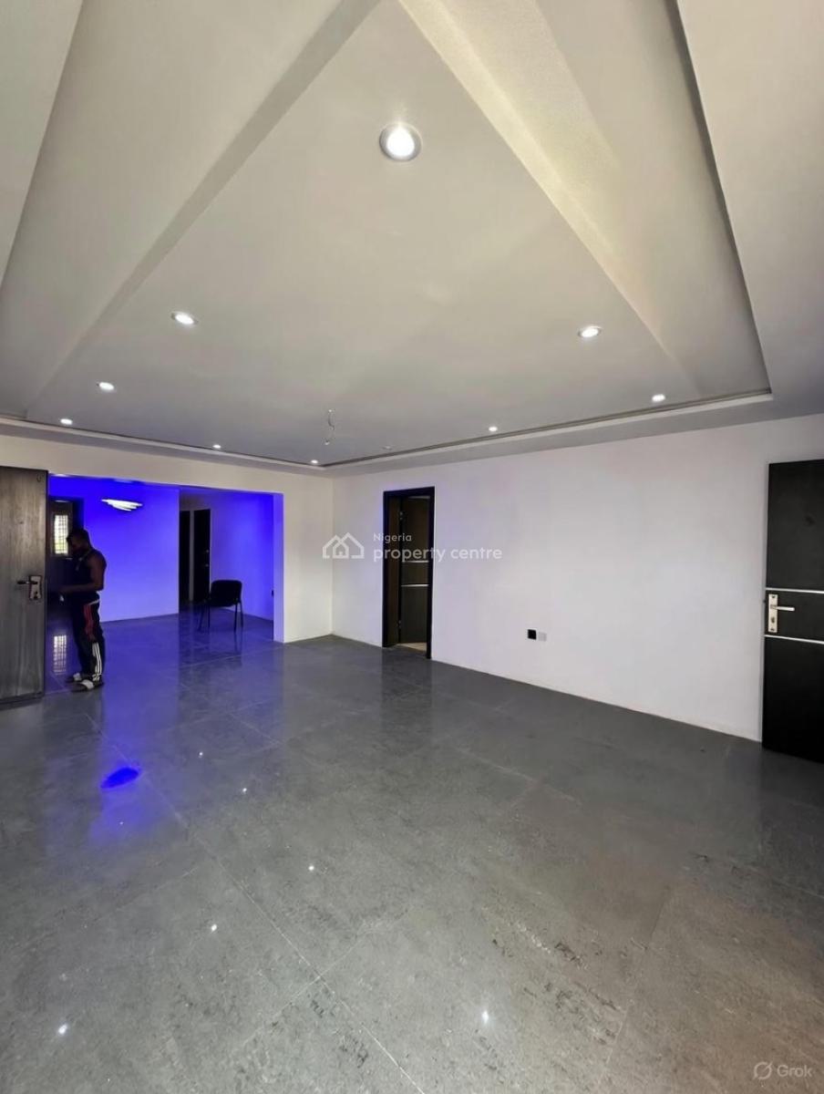 Luxury 3 Bedroom Apartment, Lekki Phase 1, Lekki, Lagos, Block of Flats for Sale