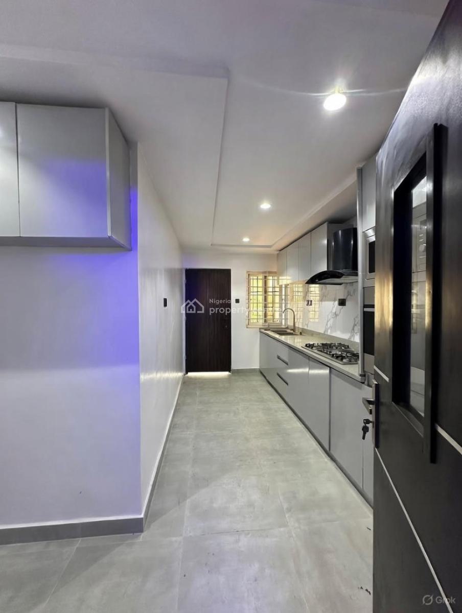 Luxury 3 Bedroom Apartment, Lekki Phase 1, Lekki, Lagos, Block of Flats for Sale