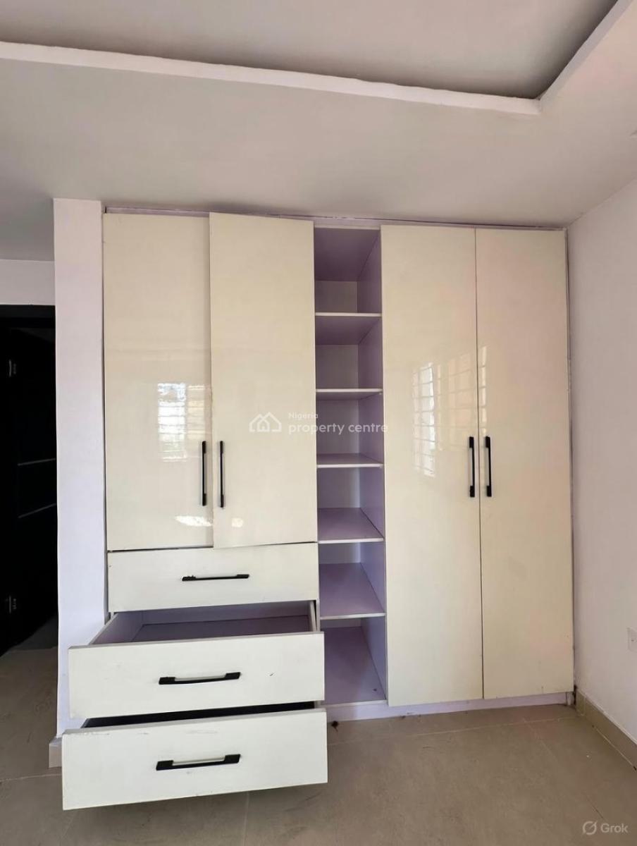 Luxury 3 Bedroom Apartment, Lekki Phase 1, Lekki, Lagos, Block of Flats for Sale