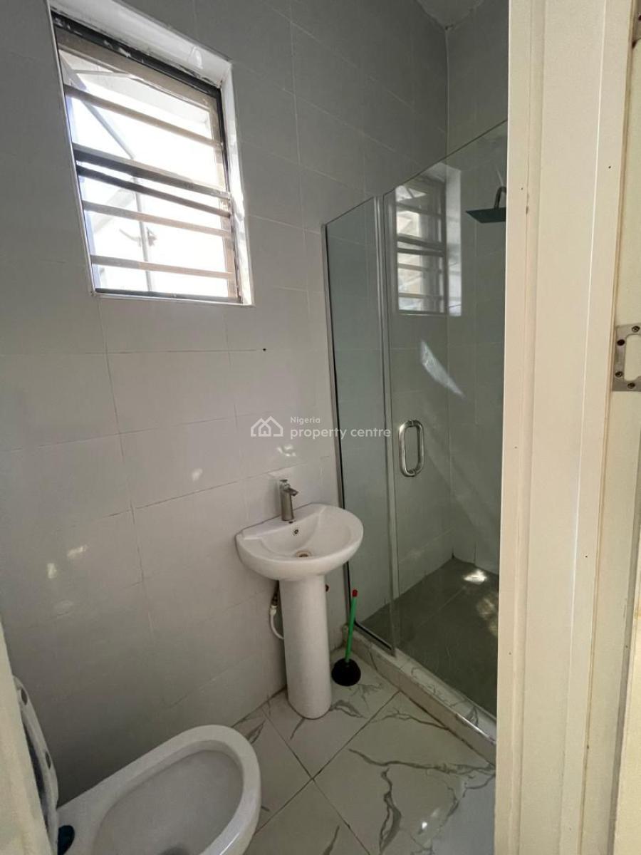Room Upstairs Sharing Kitchen Fully Serviced, Orchid Road, Lekki, Lagos, Flat / Apartment for Rent