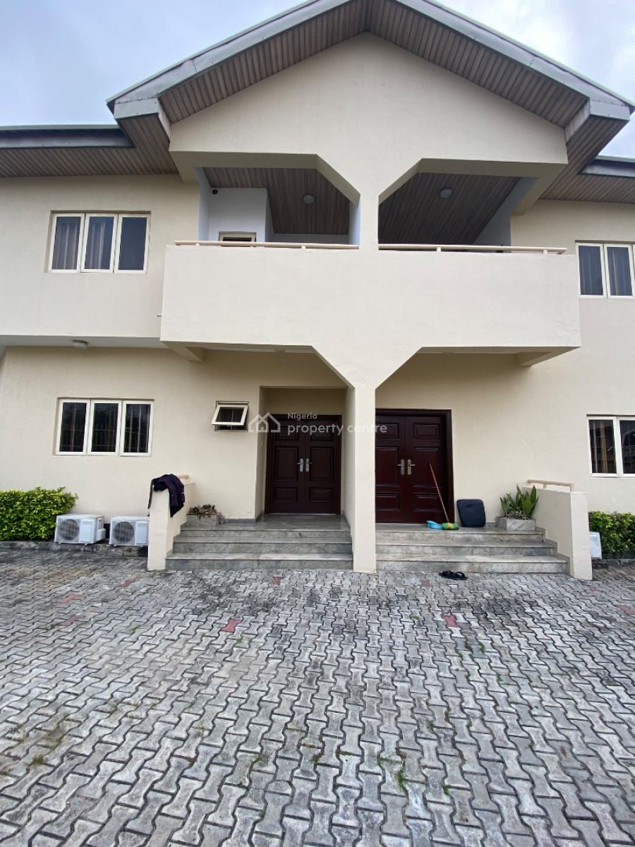 Luxury 3 Bedroom Ground Floor Flat &family Lounge, Lekki Phase 1, Lekki, Lagos, Flat / Apartment for Rent