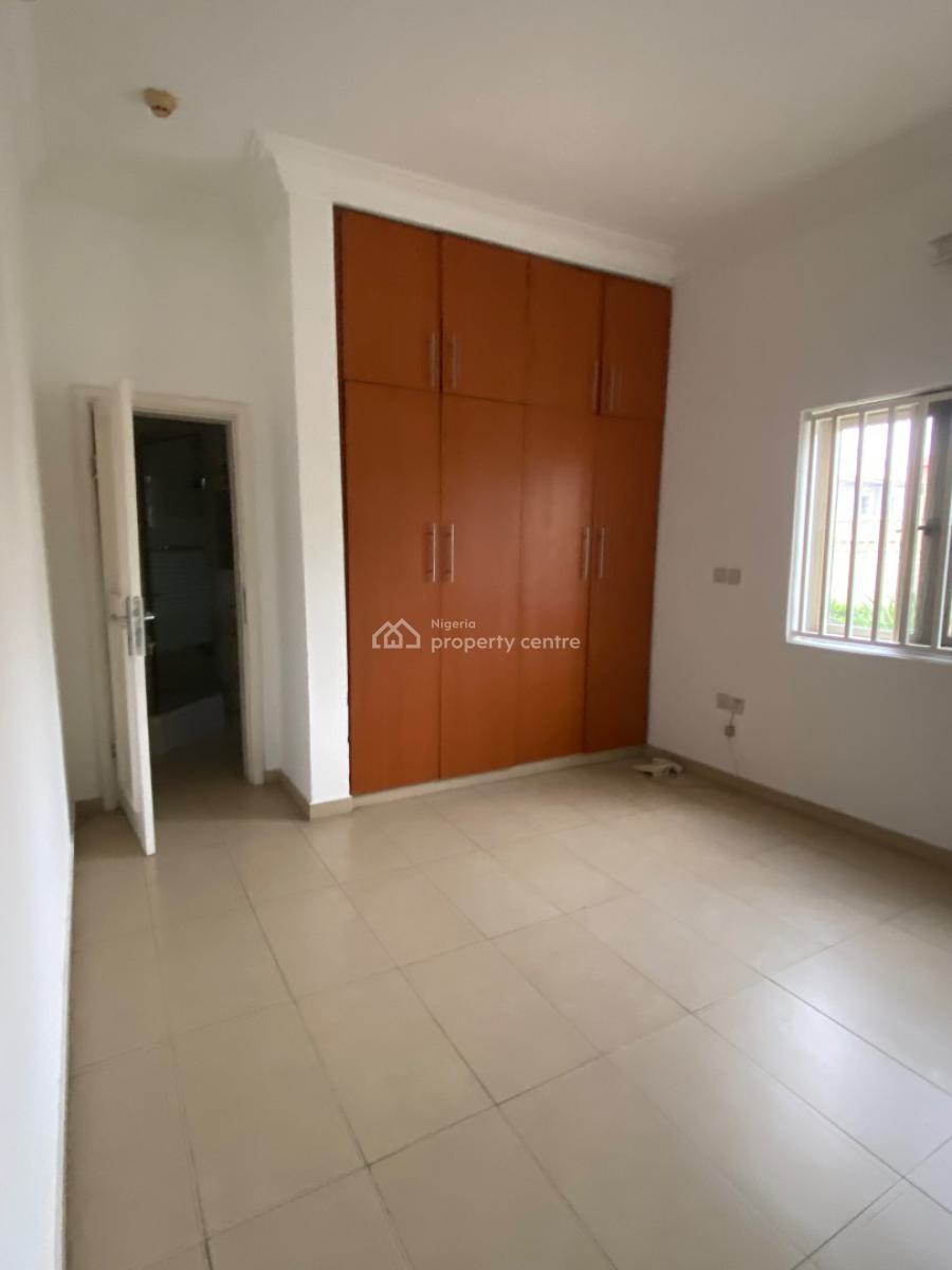 Luxury 3 Bedroom Ground Floor Flat &family Lounge, Lekki Phase 1, Lekki, Lagos, Flat / Apartment for Rent