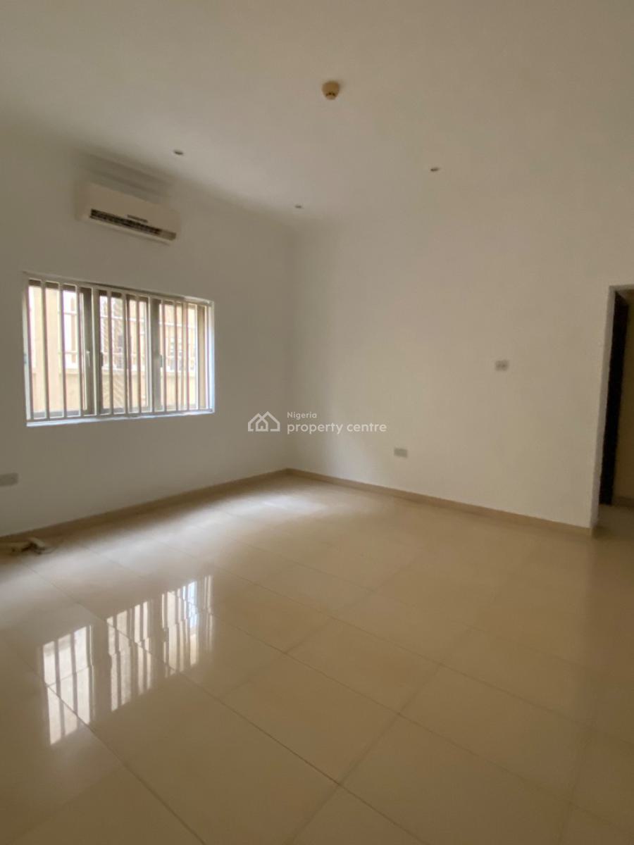 Luxury 3 Bedroom Ground Floor Flat &family Lounge, Lekki Phase 1, Lekki, Lagos, Flat / Apartment for Rent