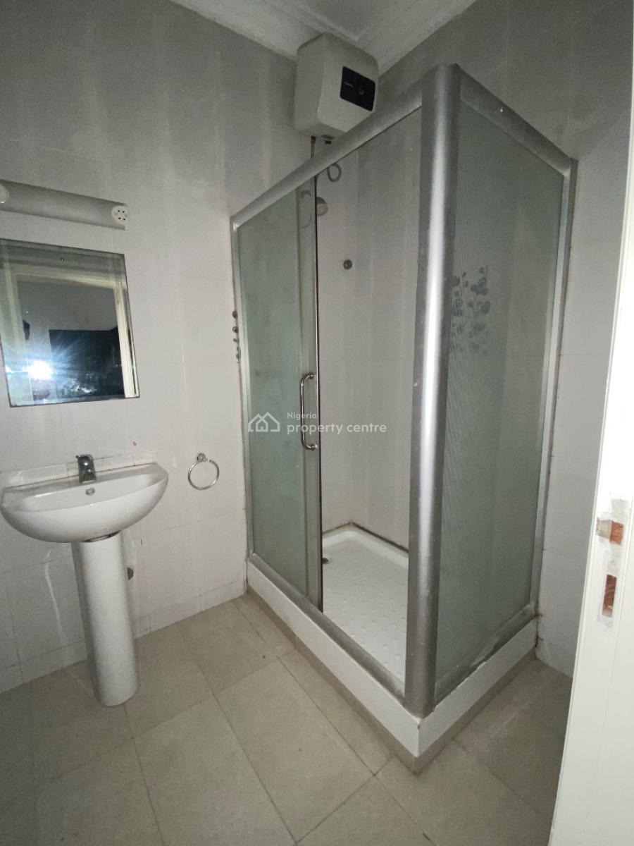 Luxury 3 Bedroom Ground Floor Flat &family Lounge, Lekki Phase 1, Lekki, Lagos, Flat / Apartment for Rent