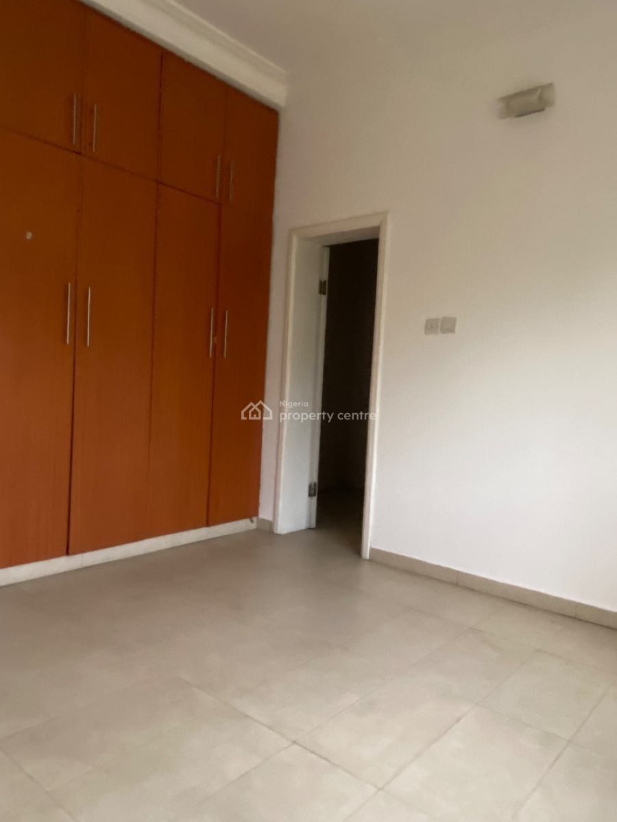 Luxury 3 Bedroom Ground Floor Flat &family Lounge, Lekki Phase 1, Lekki, Lagos, Flat / Apartment for Rent