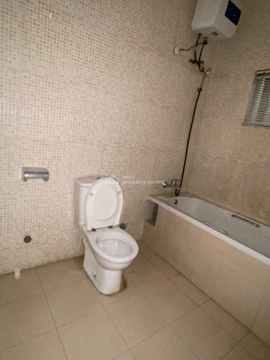 Luxury 3 Bedroom Ground Floor Flat &family Lounge, Lekki Phase 1, Lekki, Lagos, Flat / Apartment for Rent