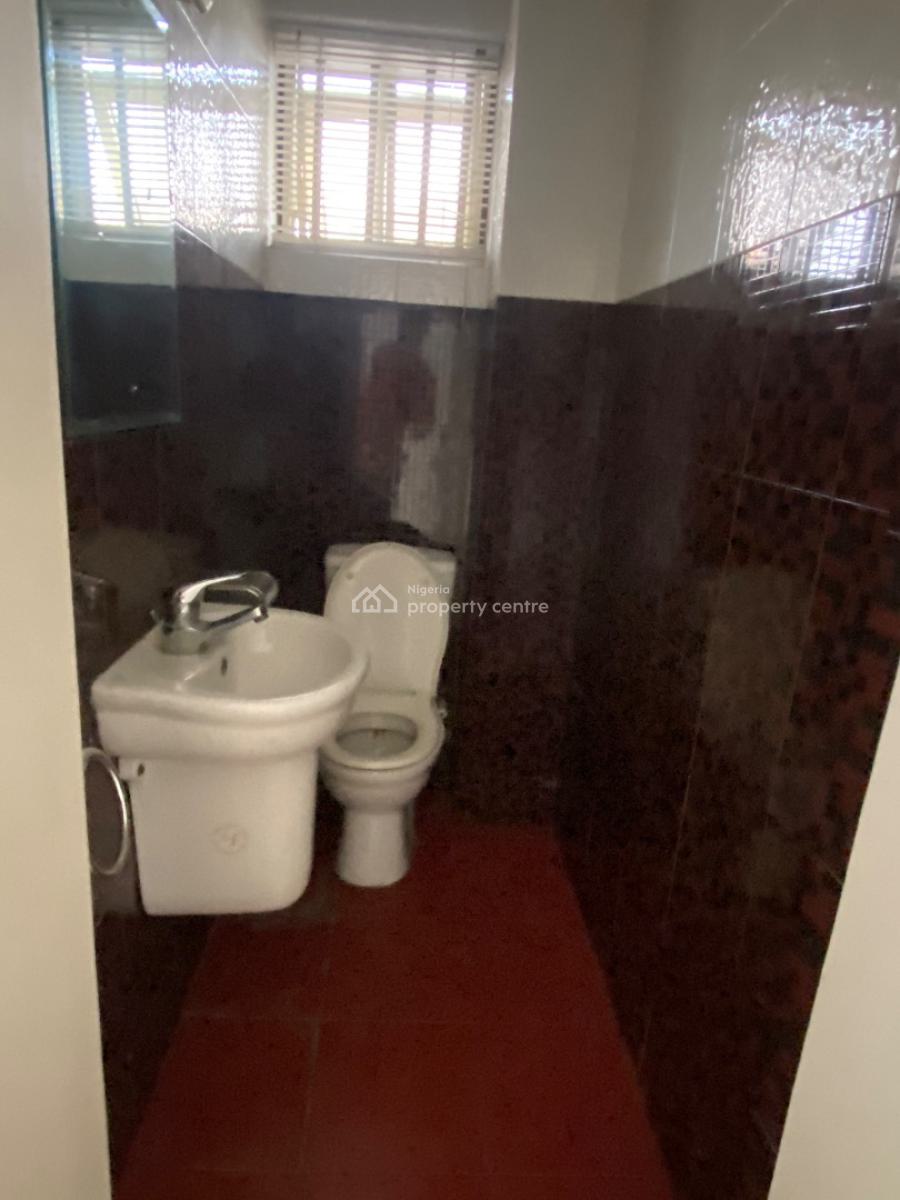 Luxury 3 Bedroom Ground Floor Flat &family Lounge, Lekki Phase 1, Lekki, Lagos, Flat / Apartment for Rent