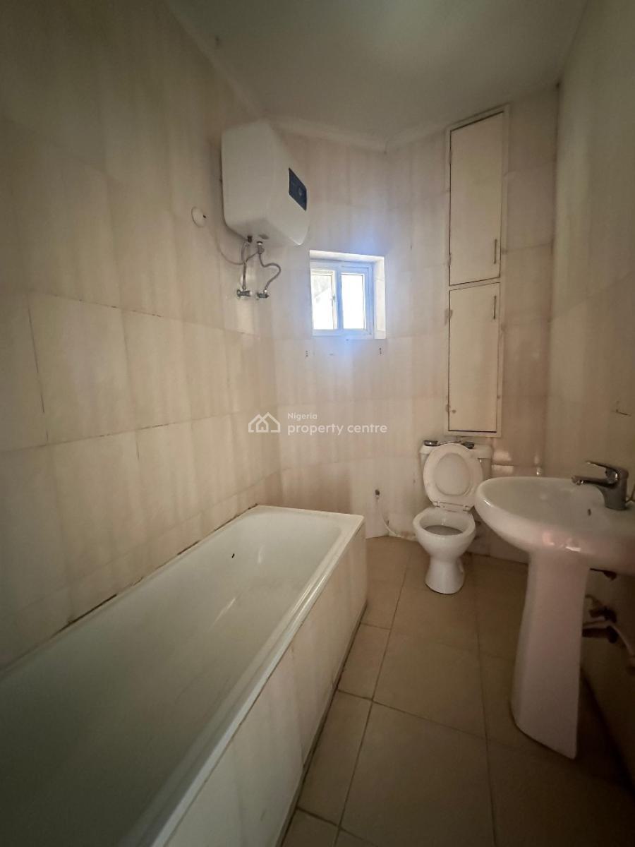 Spacious 3 Bedroom Apartment with a Room Bq, Bourdillon Court Estate, Chevron Drive, Osapa, Lekki, Lagos, Flat / Apartment for Sale