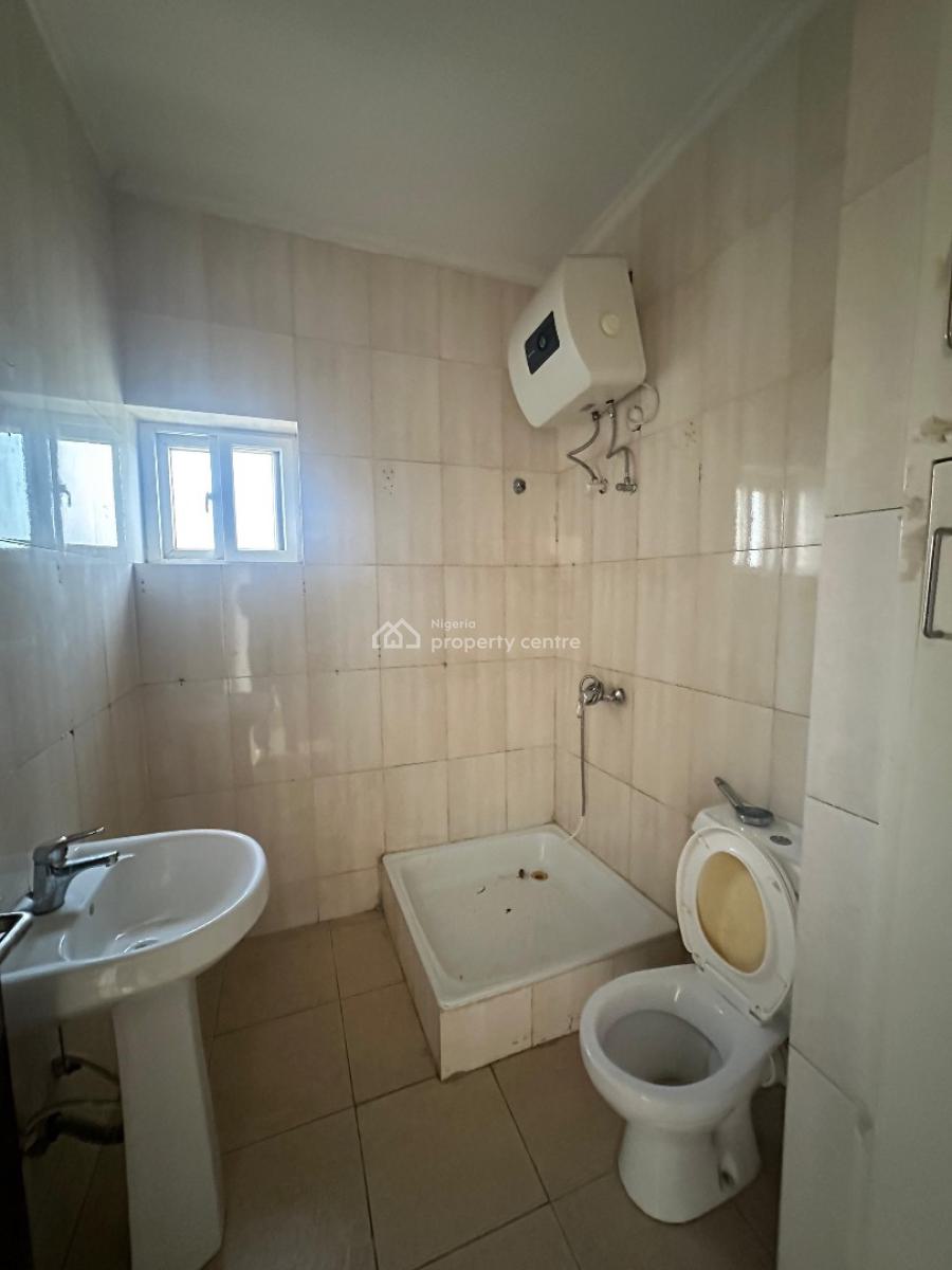 Spacious 3 Bedroom Apartment with a Room Bq, Bourdillon Court Estate, Chevron Drive, Osapa, Lekki, Lagos, Flat / Apartment for Sale