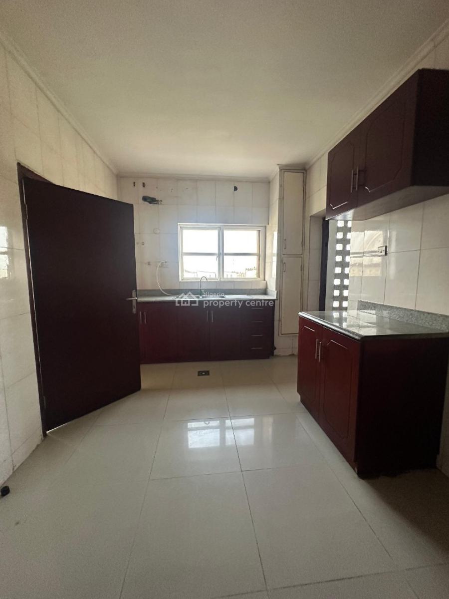 Spacious 3 Bedroom Apartment with a Room Bq, Bourdillon Court Estate, Chevron Drive, Osapa, Lekki, Lagos, Flat / Apartment for Sale