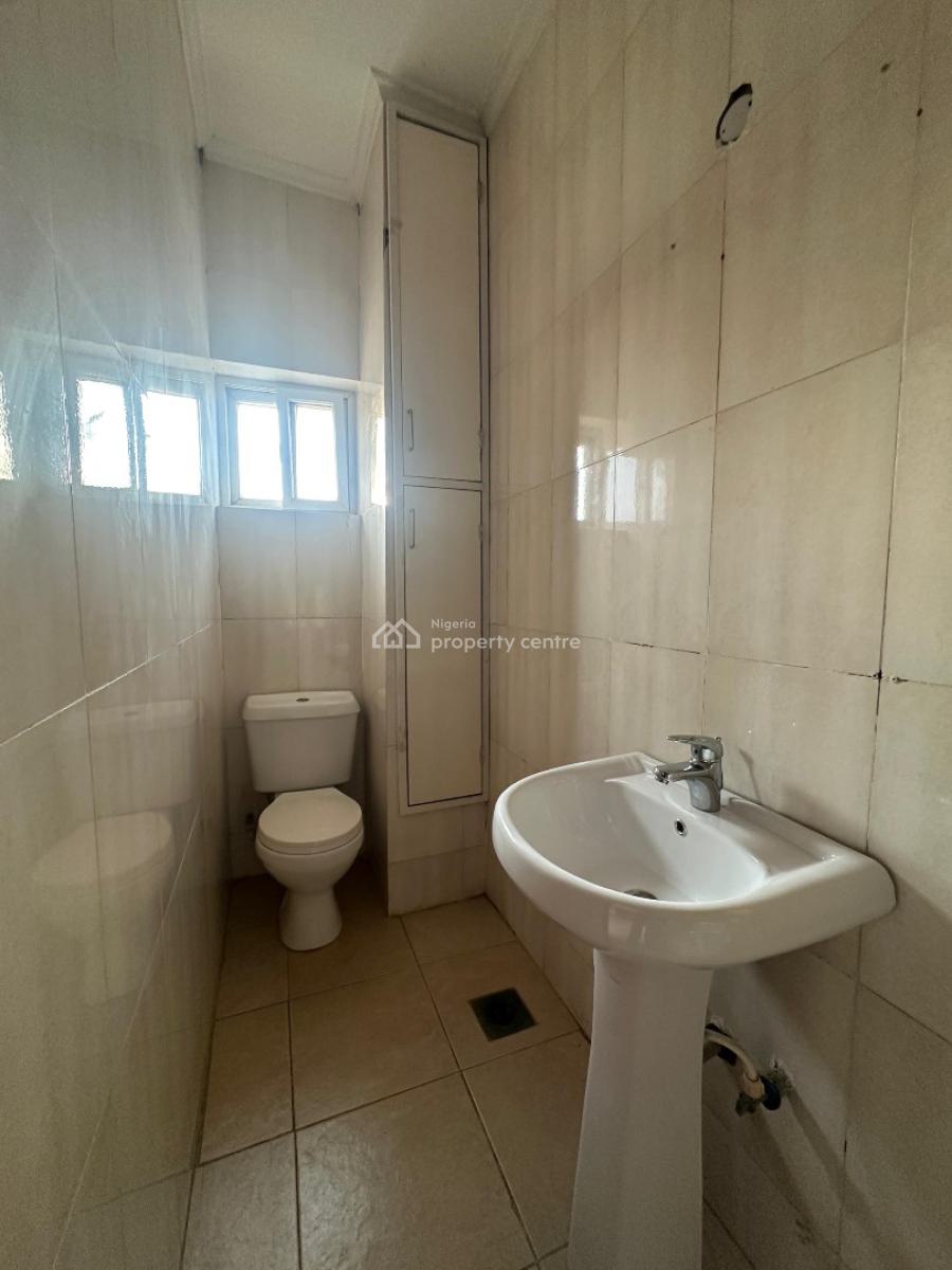 Spacious 3 Bedroom Apartment with a Room Bq, Bourdillon Court Estate, Chevron Drive, Osapa, Lekki, Lagos, Flat / Apartment for Sale
