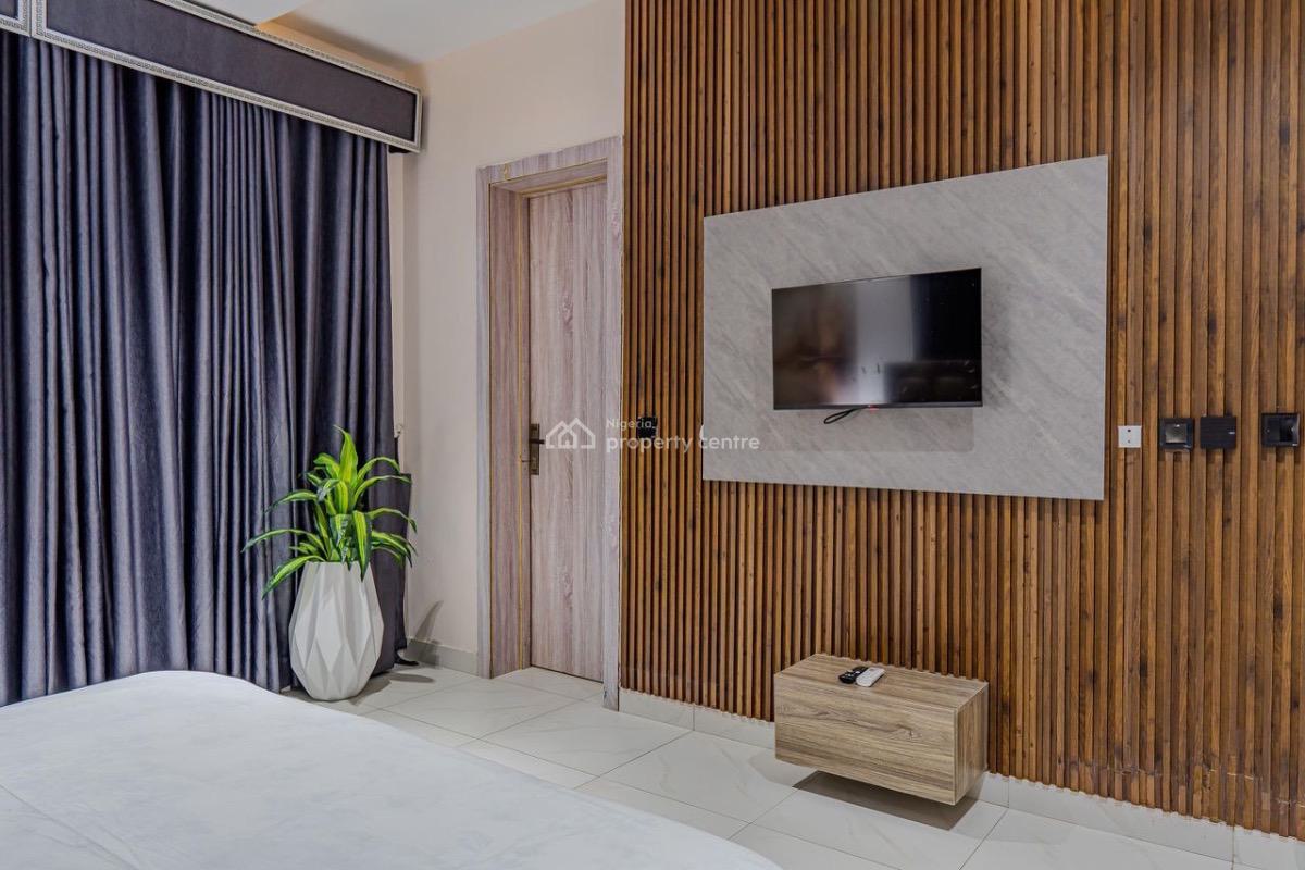 Luxury 3 Bedrooms Apartment with Swimming Pool, Gym and Ps5, Gcciii Building, Lekki Phase 1, Lekki, Lagos, Flat / Apartment Short Let