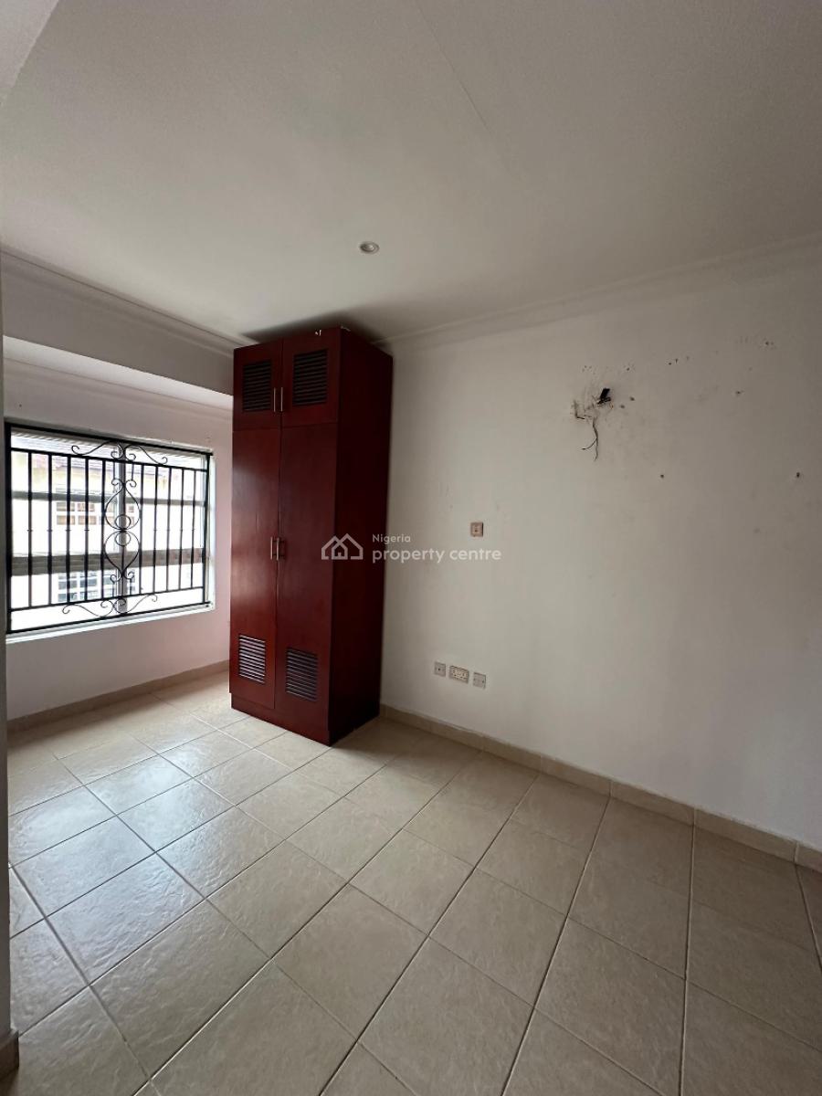 Fully Serviced 5 Bedroom Duplex, Bourdillon Court Estate, Chevron Drive, Osapa, Lekki, Lagos, Terraced Duplex for Sale