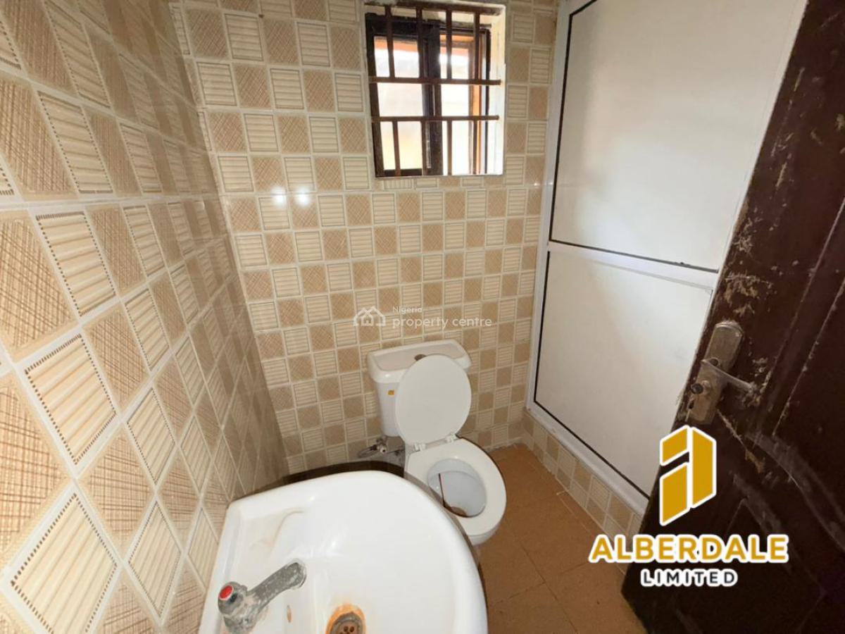 Decent and Spacious 3 Bedroom Flat, Gbagada, Lagos, Flat / Apartment for Rent