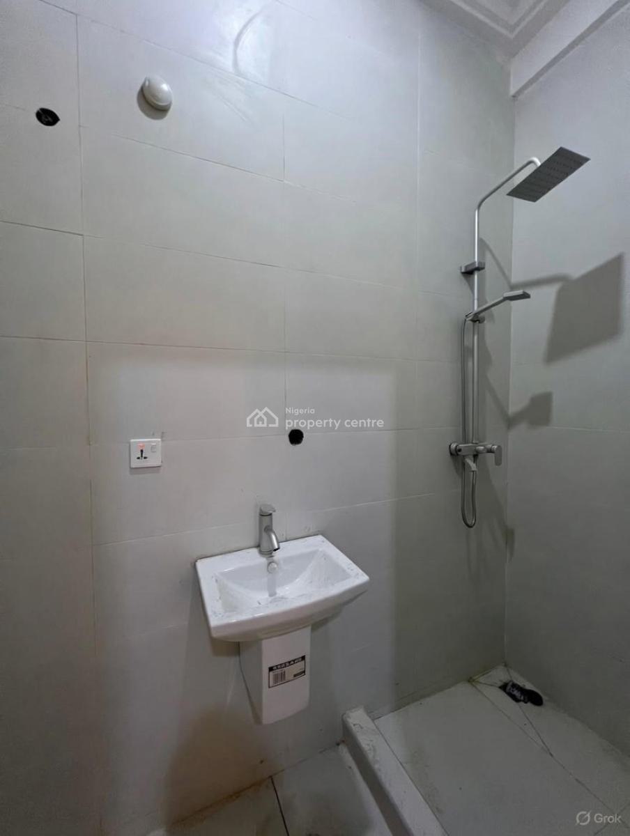 Luxury 3 Bedroom Apartment, Osapa, Lekki, Lagos, Block of Flats for Sale