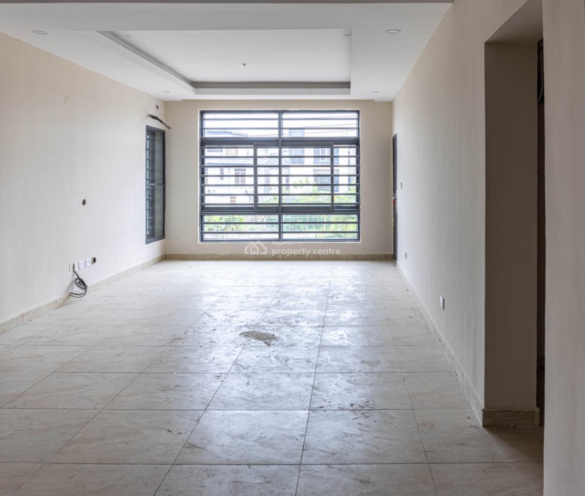 a 3 Bedroom with Bq, Lekki Phase 1, Lekki, Lagos, Flat / Apartment for Rent