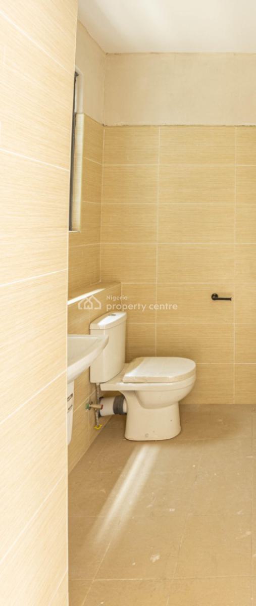 a 3 Bedroom with Bq, Lekki Phase 1, Lekki, Lagos, Flat / Apartment for Rent