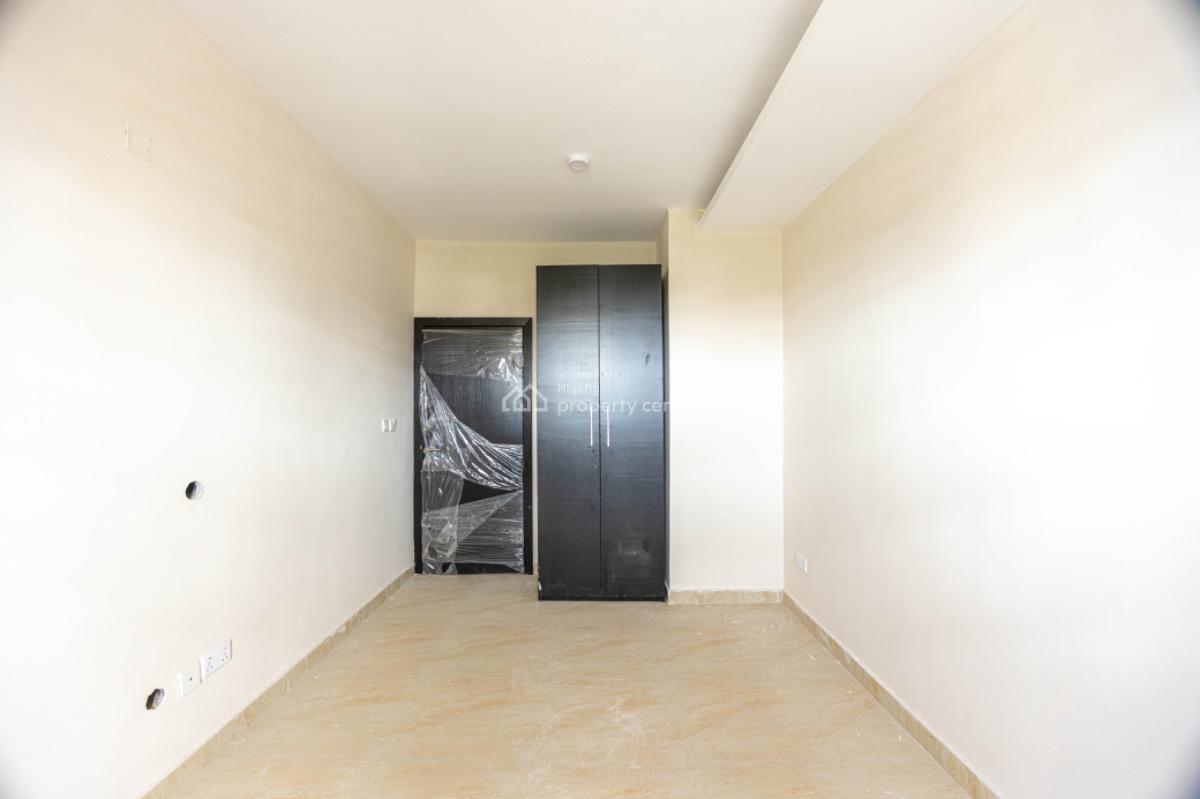 a 3 Bedroom with Bq, Lekki Phase 1, Lekki, Lagos, Flat / Apartment for Rent