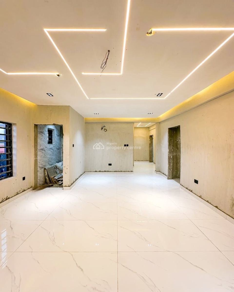 Luxurious 3 Bedroom Apartment, Yaba, Lagos, Flat / Apartment for Sale