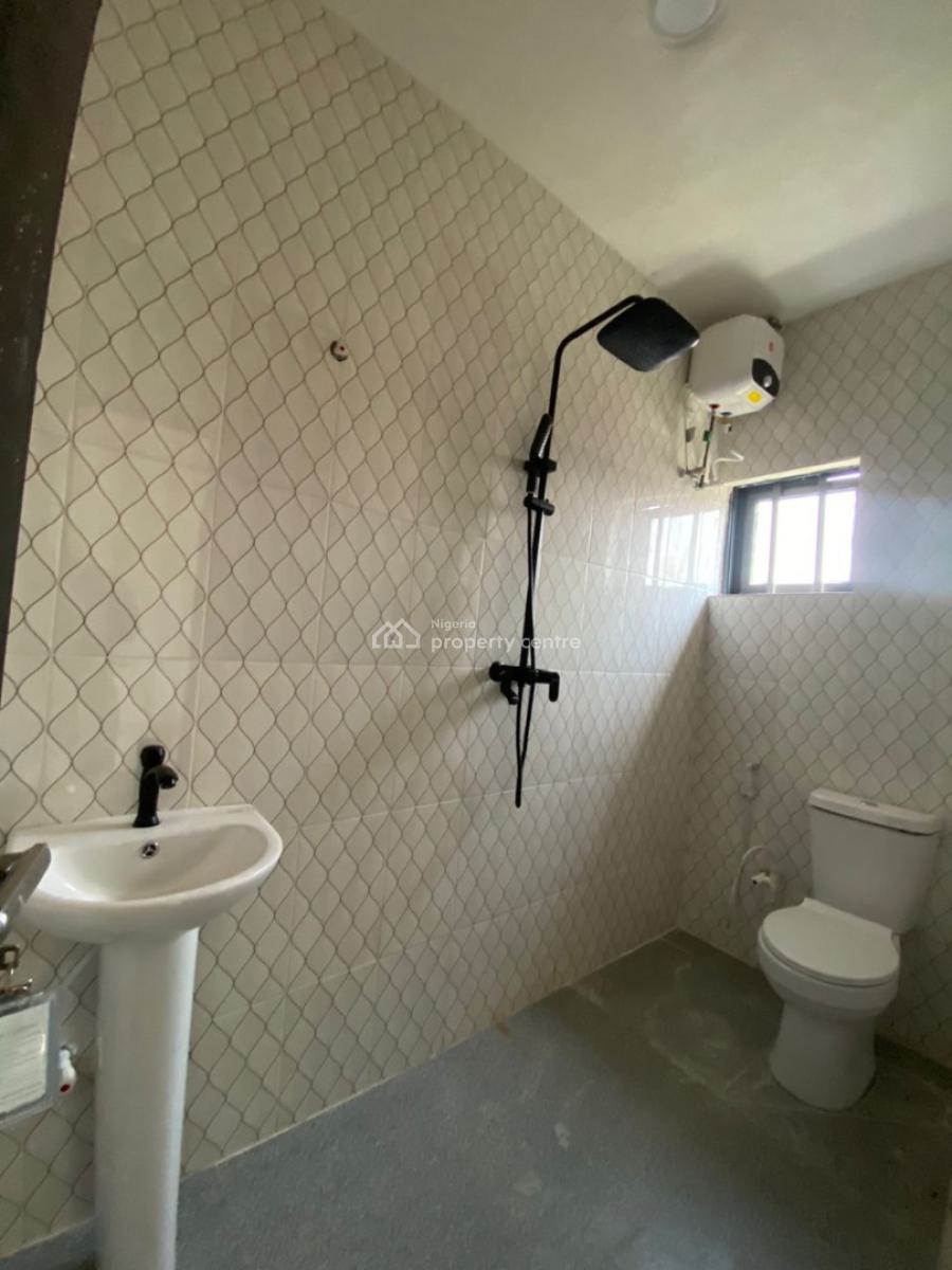 a Well Built New 2 Bedroom, Beach Road, Abraham Adesunya, Lekki Phase 2, Lekki, Lagos, Flat / Apartment for Rent