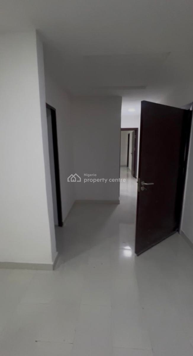 Spacious 2 Bedroom Apartment Serviced, Orchid Road, Lekki, Lagos, Flat / Apartment for Rent