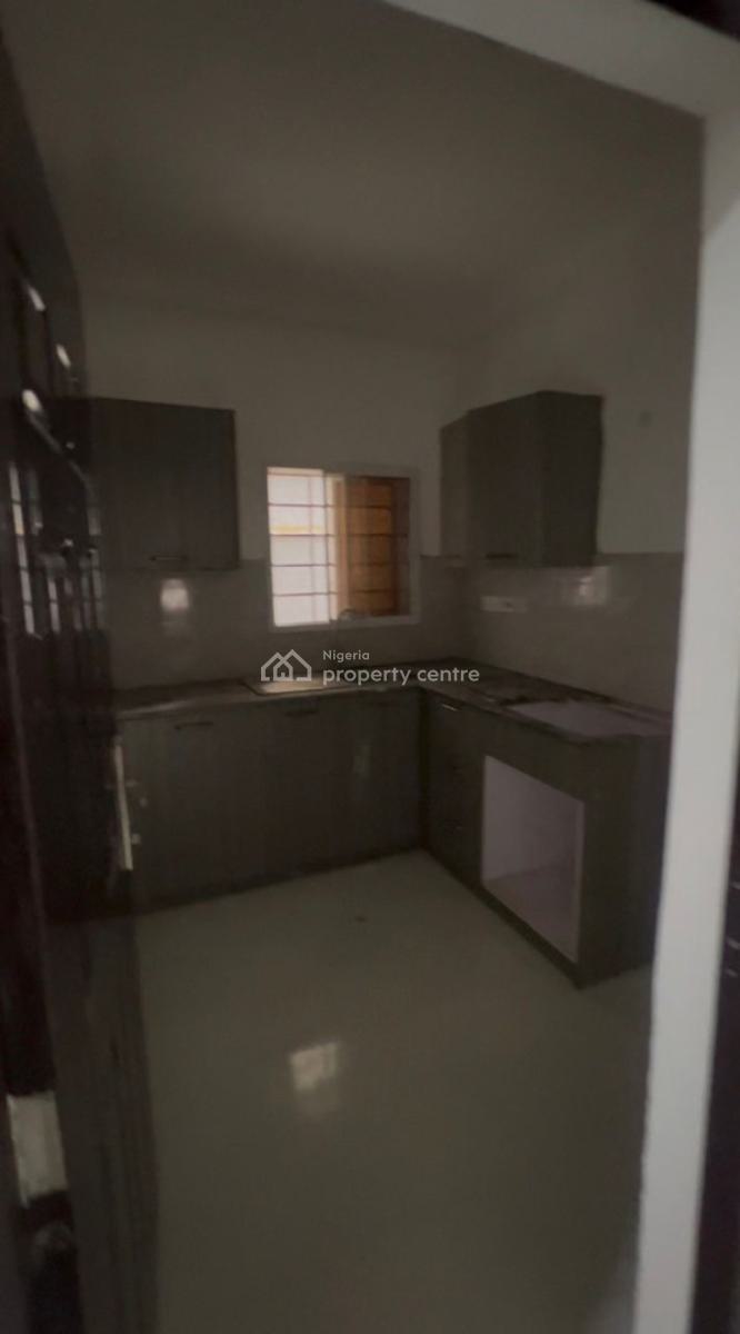 Spacious 2 Bedroom Apartment Serviced, Orchid Road, Lekki, Lagos, Flat / Apartment for Rent